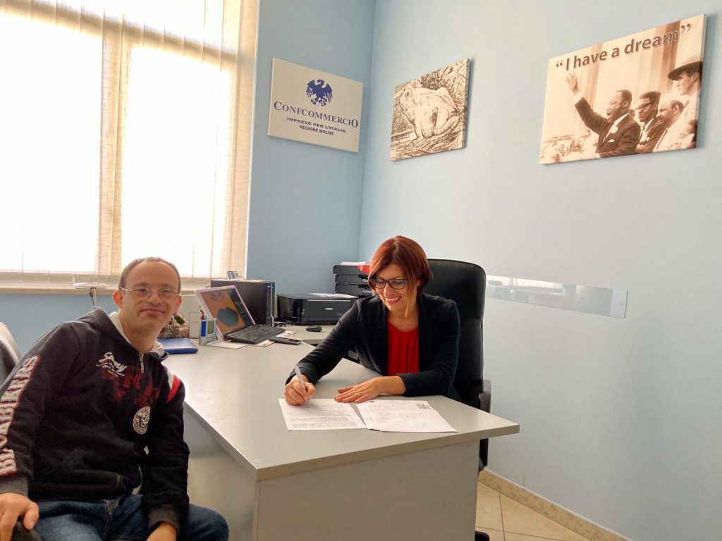 L’opportunità di Marco, ragazzo speciale: un tirocinio per dare forma al suo domani