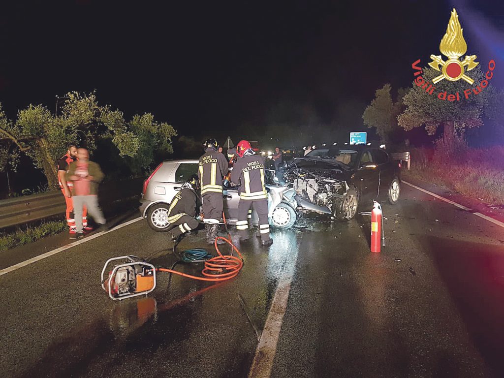 Scontro frontale a Ceppagna, muore 51enne assicuratore
