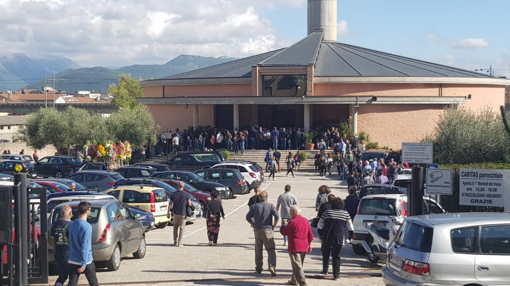 A Venafro chiesa gremita per l’ultimo saluto a Mario
