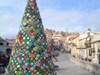 Genova sfida Trivento: a Natale un albero di 11 metri realizzato con 4500 mattonelle colorate