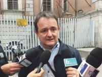 Ancora cellulari nel carcere di Campobasso, un agente finisce in ospedale