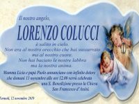Termoli, l’ultimo grande abbraccio dei genitori al piccolo Lorenzo: «Non hai baciato le nostre labbra, ma la nostra anima»