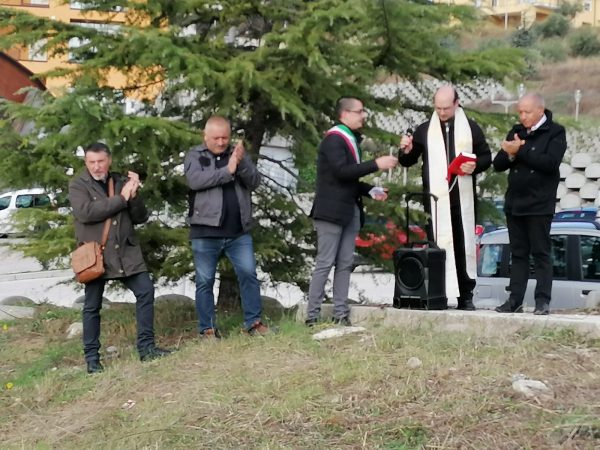 Gli Alberi Degli Angeli Di San Giuliano Di Puglia