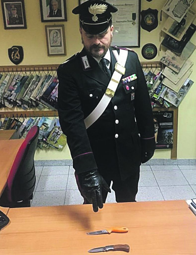 Furgone bianco sospetto a Cercepiccola: i Carabinieri ‘beccano’ due ucraini armati di coltello