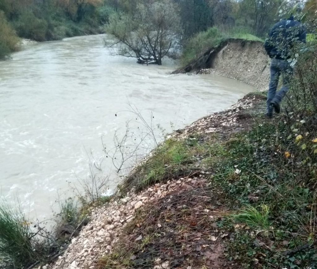 Il fiume Volturno tiene in apprensione gli abitanti di Sesto Campano