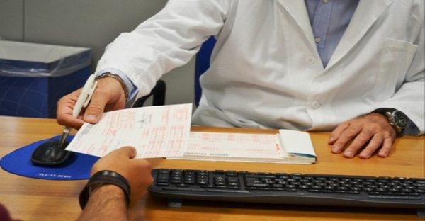 Falsifica 22mila euro di ricette per l’acquisto di Fentanyl, arrestato