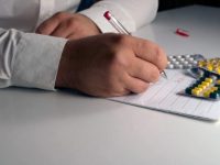 Isernia, finto medico condannato e confinato ai domiciliari