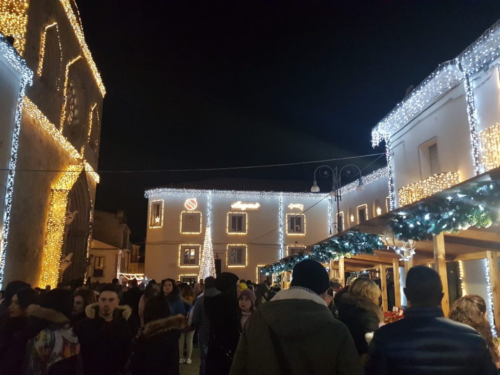 Tutti pazzi per le luminarie, a Larino 16mila presenze