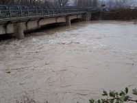 Bojano, Rio Bottone rompe gli argini di nuovo: l’acqua invade la strada Macchialonga
