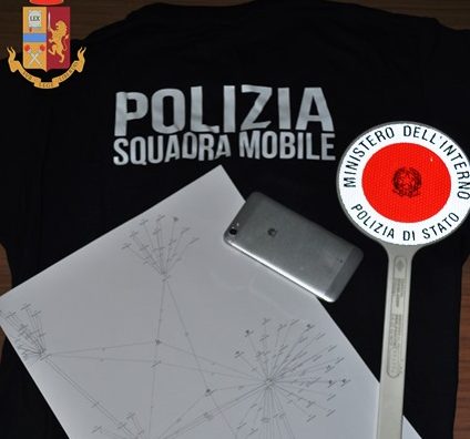 Hackera i profili social di un’isernina per truffarla e finisce nei guai