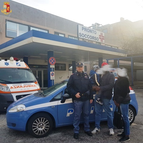 Isernia, bambino di tre anni salvato nel centro storico dal poliziotto di quartiere