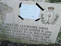 Offese alla memoria delle vittime a Tavenna