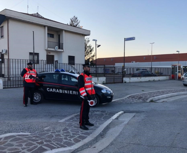 Campomarino, nigeriano 40enne trova un portafogli e lo dà ai carabinieri