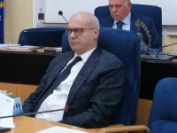 Carte di credito, guerra infinita fra Toma e Greco: tutti guardano alla Procura