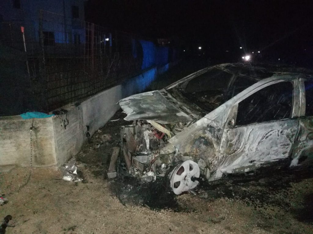 Auto in fiamme a Montenero di Bisaccia, «è intimidazione»