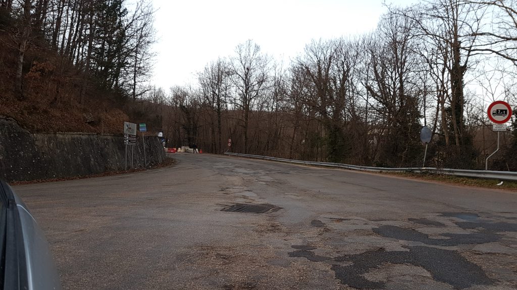 Sangrina ancora off limits ai mezzi pesanti, continuano i disagi per pendolari e studenti