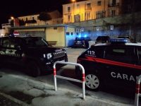 Dramma in famiglia, 43enne trasferito a Chieti: convalidato l’arresto del giovane fratello