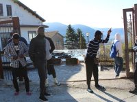 Stop protezione, 10 immigrati ‘espulsi’: rivolta a Rocca alta