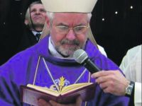 La Chiesa obbedisce: anche padre Giancarlo Bregantini resta a casa