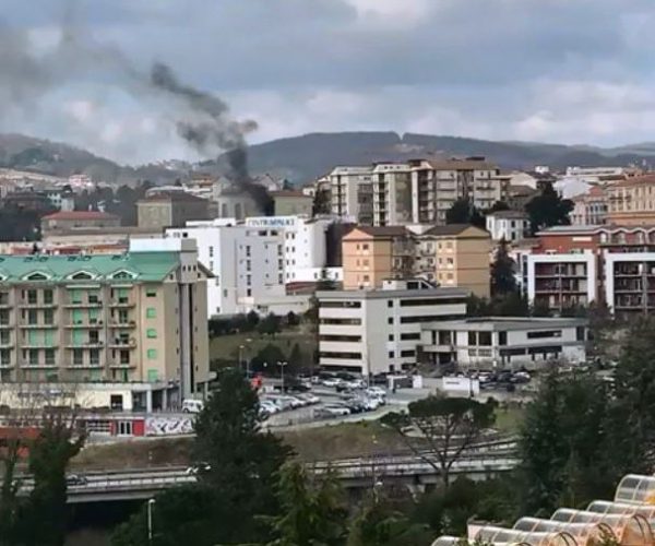 Campobasso, paura nel carcere di via Cavour: detenuti danno fuoco ai materassi