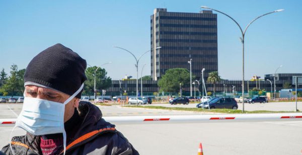 Controlli all’ingresso e protezioni, protocollo per chi non può fermarsi