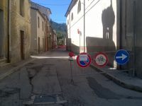 Bojano, strada chiusa al traffico da mesi per un fabbricato pericolante: abitanti inferociti