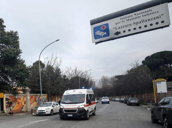 «Stiamo tutti bene, il supermercato non è contaminato…»