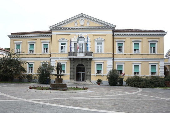 Parla la figlia dell’82enne di Sesto ricoverato allo Spallanzani: «Mio padre sta meglio e noi stiamo tutti bene»