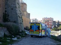 «Meglio morire da eroe», e si lancia dal muraglione del borgo antico di Termoli