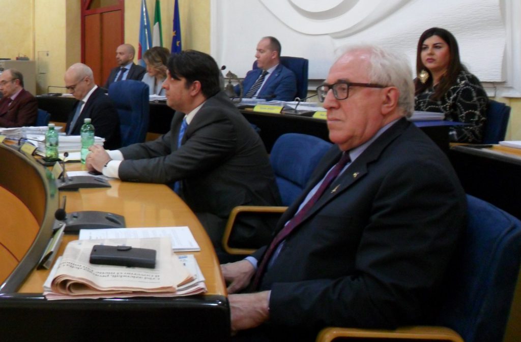 Dopo il bilancio la ‘nuova’ giunta: senza Mazzuto e a 4 fino a novembre