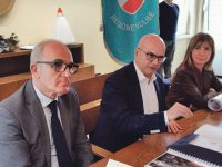 Mascherine, scorta sufficiente in magazzino ma scarseggiano le tute: ne servono 750 al giorno