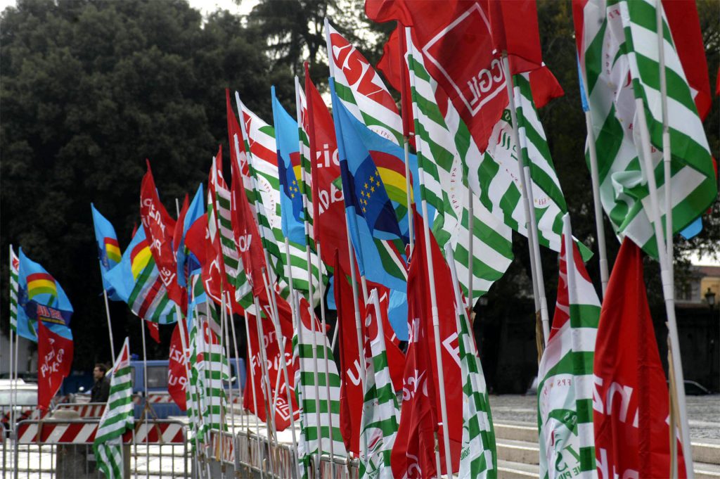 Sostegno al reddito, la Triplice: ora convenzioni con le banche