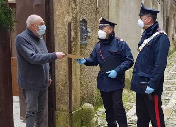 Intesa con le Poste, i Carabinieri portano la pensione a casa degli over 75