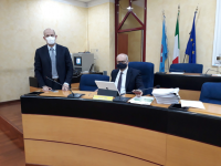 Clima incandescente in Aula: opposizioni al vetriolo, Toma e la maggioranza tirano dritto