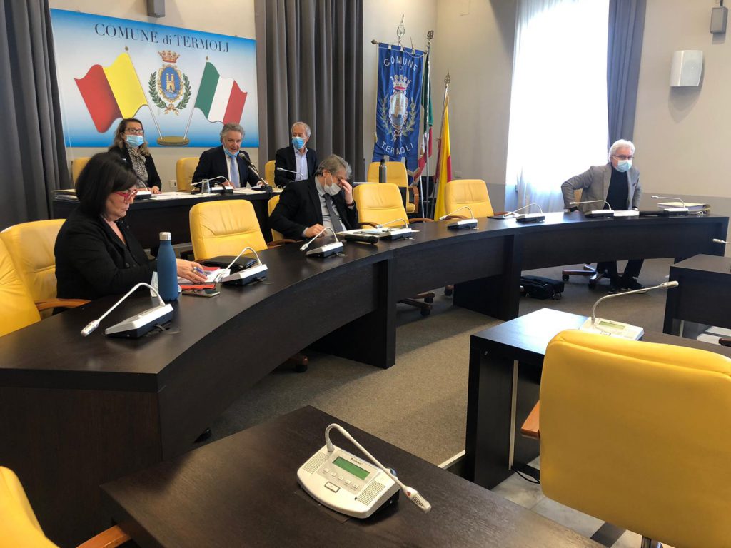 Il Bilancio esce fuori dal ‘Tunnel’, l’opera cancellata dalla programmazione