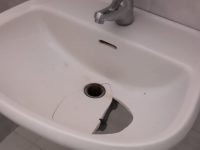 Vandali all’obitorio di Termoli, danni e denuncia