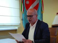 Fra Salvini e i suoi, Toma sceglie la maggioranza: ricongelato il 5° assessore