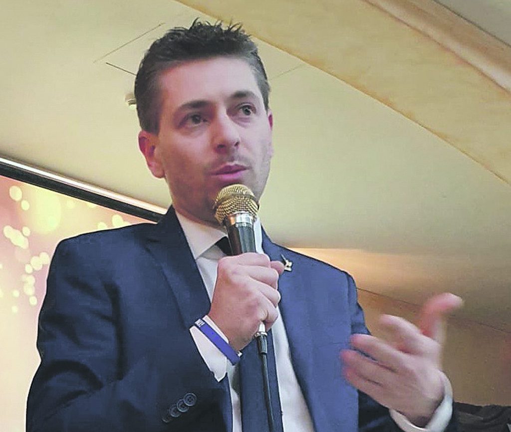 2 giugno, centrodestra in piazza diviso