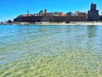 I metri di distanza e lo spazio vitale: spiagge libere, lidi e ristoranti ai tempi del Covid