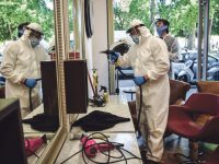 Prenotazione obbligatoria e attrezzi monouso: coiffeur ed estetiste ai tempi del Covid