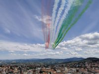 Insieme alla giusta distanza, le Frecce hanno battuto il Covid