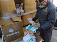 Venafro, maxi operazione della Finanza: sequestrate 100mila mascherine