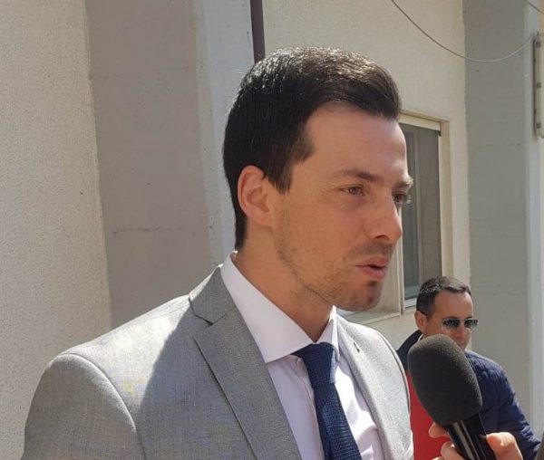 Sfiducia a Toma, Greco suona il gong: se sono coerenti e non pensano allo stipendio i numeri ci sono