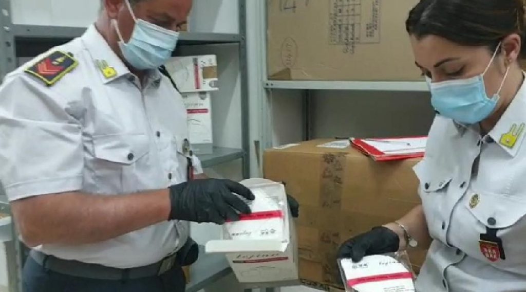 Termoli, mascherine contraffatte: truffa e speculazione