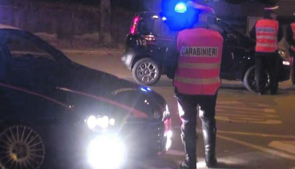 Ubriaco al volante semina il panico lungo la strada, fermato a Castelpetroso