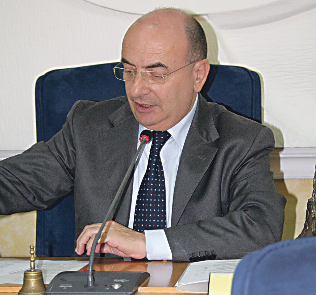 ‘Spese pazze’, condannato Picciano: tre anni, interdizione e 56mila euro da restituire