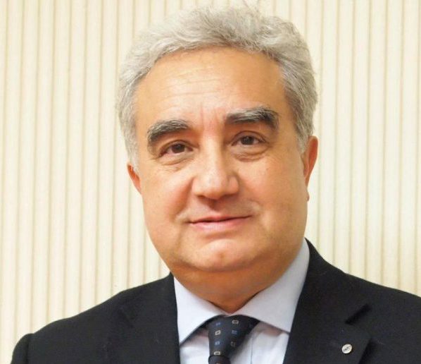 Vaccino anti Covid: tutti i medici devono avere accesso prioritario