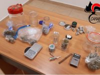 Beccati con bilancini, trita erba e spinelli pronti all’uso: due 18enni di Ripalimosani in manette