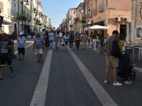 Termoli, ragazzo ubriaco aggredisce titolari del bar e tre agenti