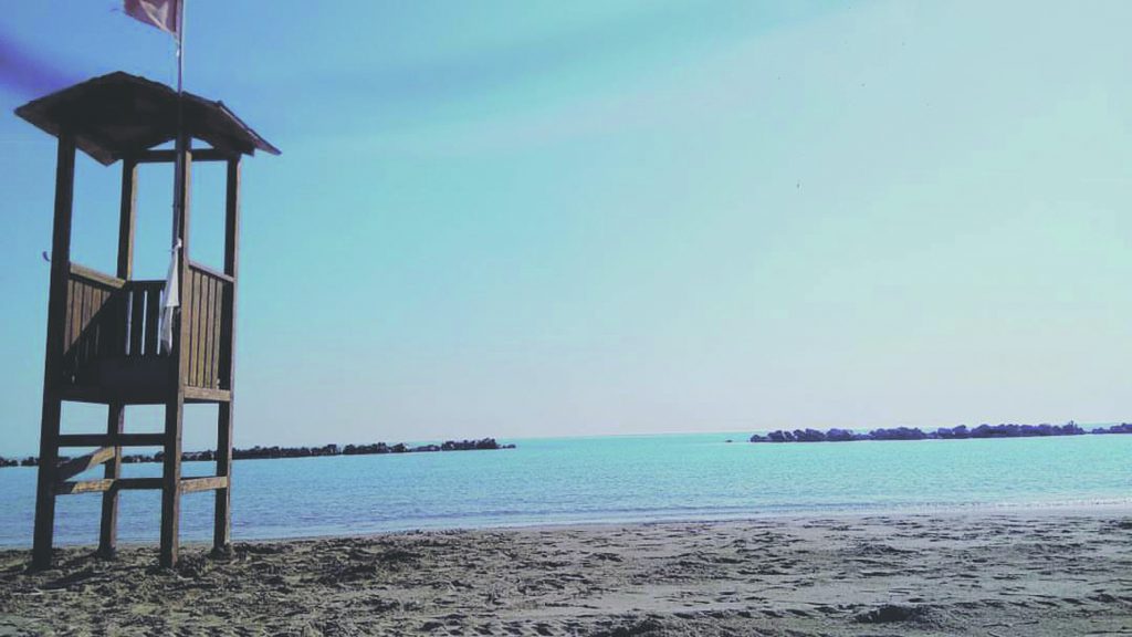 Campomarino, bagnante 30enne accusa malore in acqua: soccorso al lido Aurora